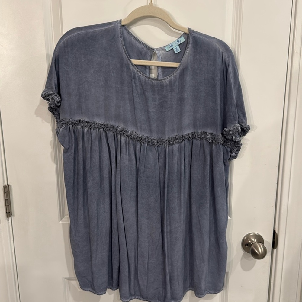 Blue blouse, small